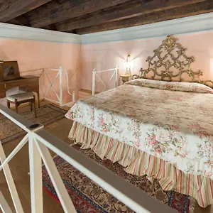 https://corte-dei-neri.it-tuscanyhotel.com